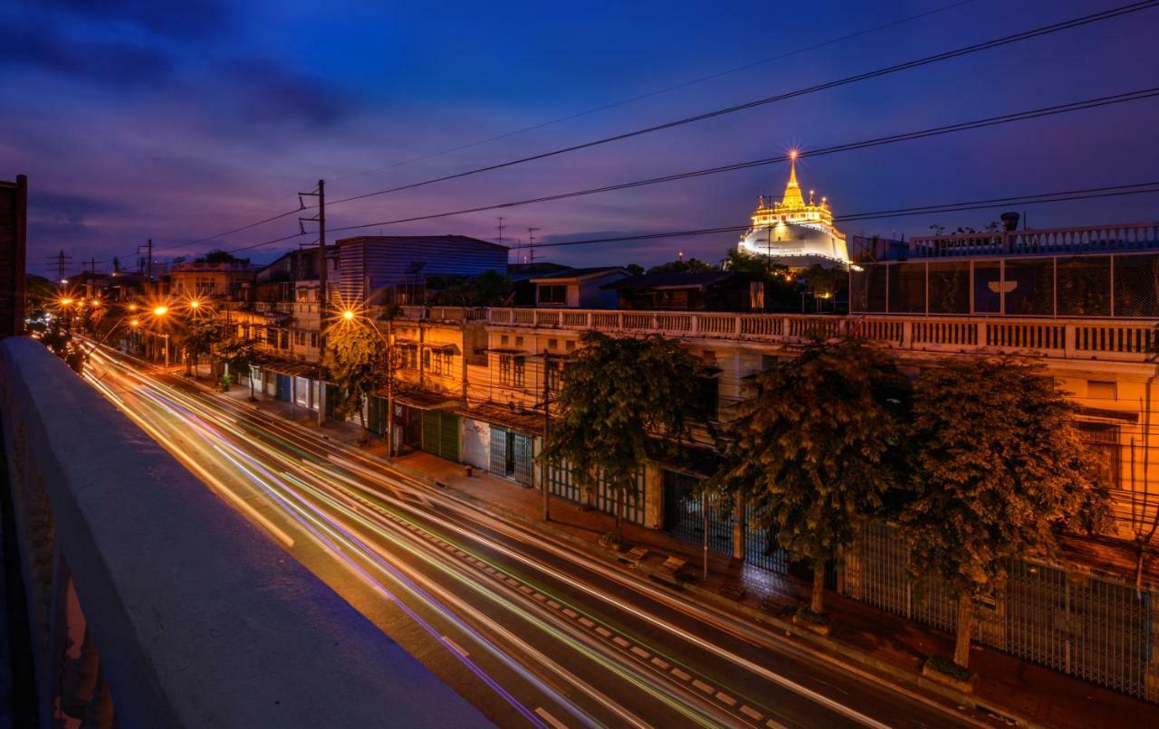 Rest Is More Hostel Bangkok Buitenkant foto