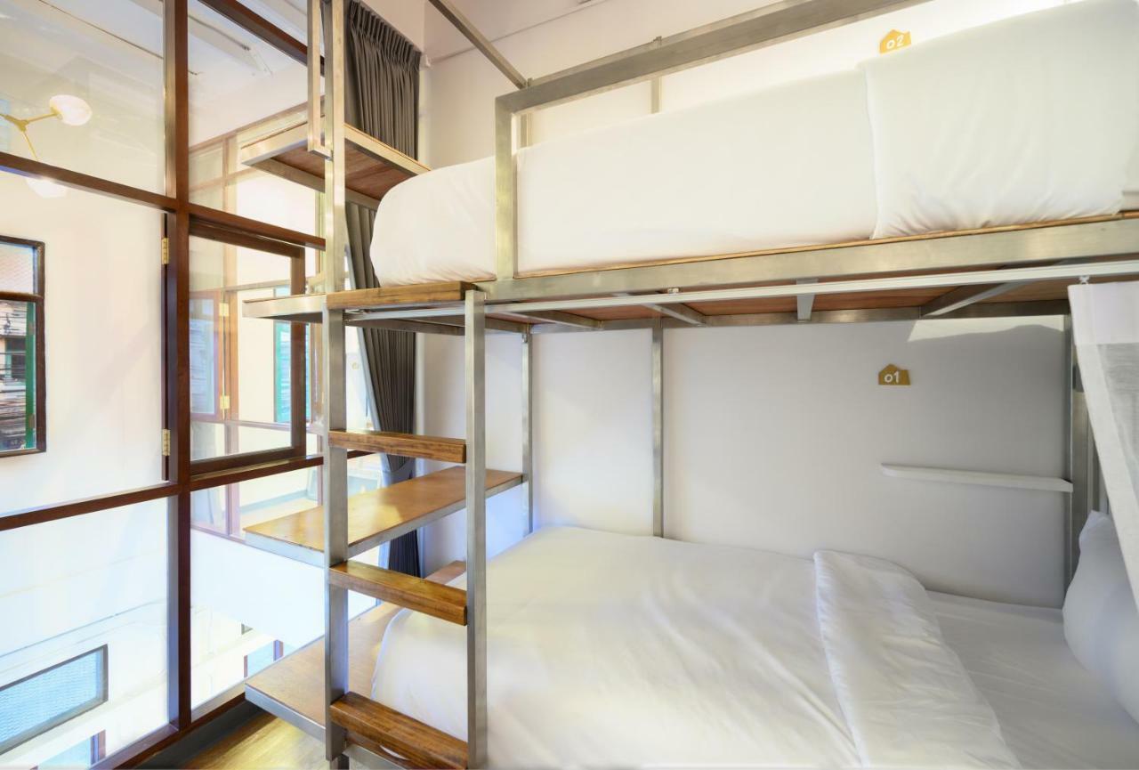 Rest Is More Hostel Bangkok Buitenkant foto