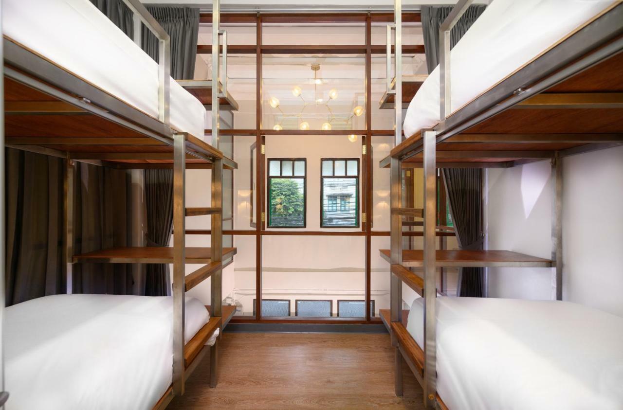 Rest Is More Hostel Bangkok Buitenkant foto